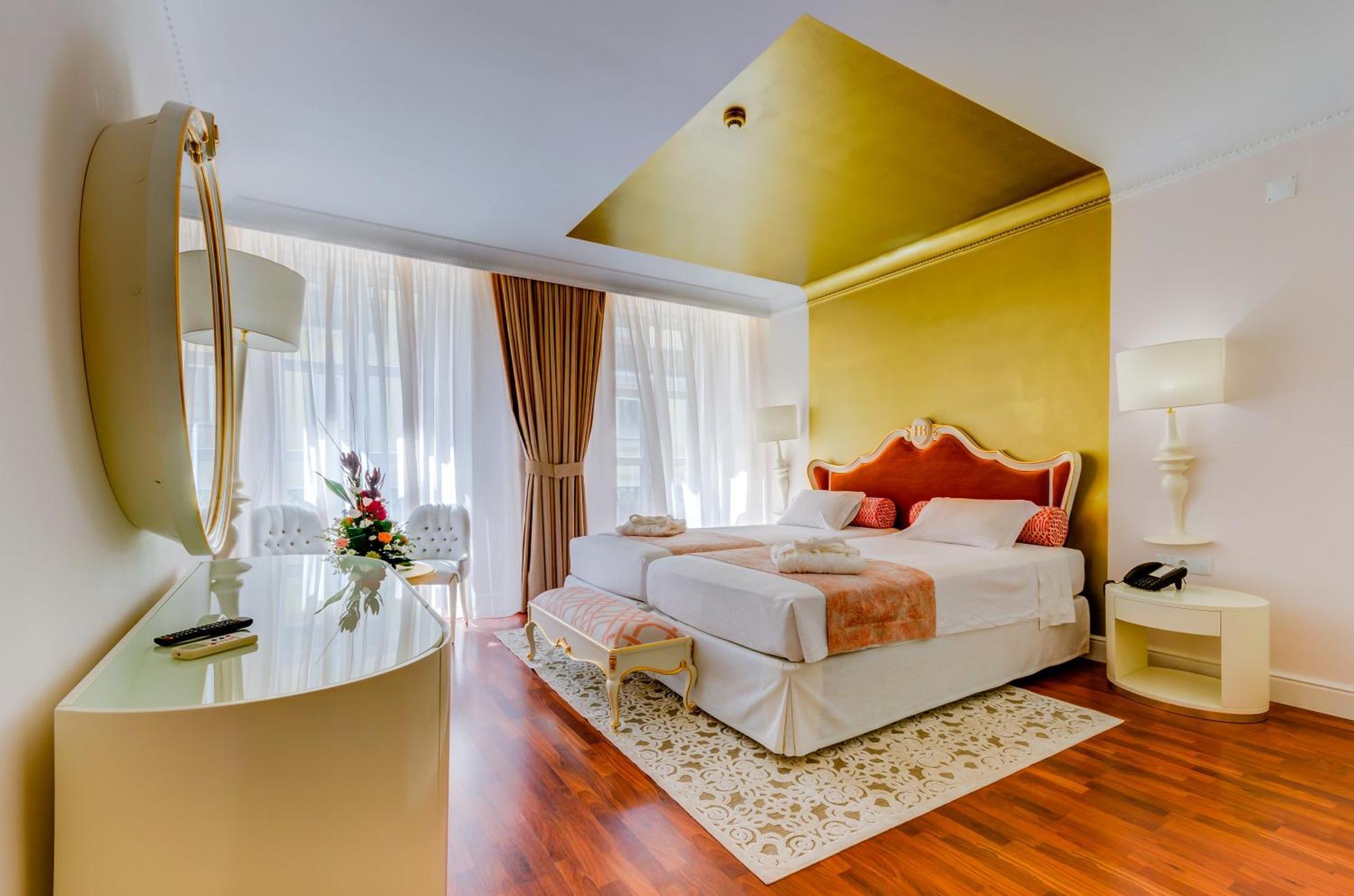 Superior Twin Room Chiado View