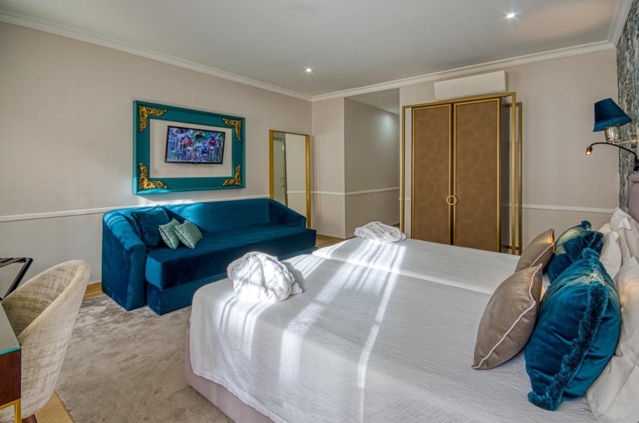 Superior Twin Room Chiado View